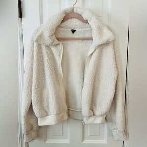 AKEWEI Women's Short, Cozy, Cream Sherpa Zip-Up Jacket With Pockets. Size: Small